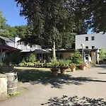 Schroeders Stadtwaldhotel Szálloda