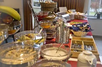 Отель Schroeders Stadtwaldhotel 3*