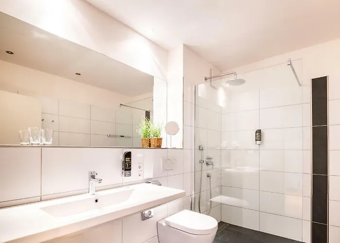 Schroeders Stadtwaldhotel Отель 3*